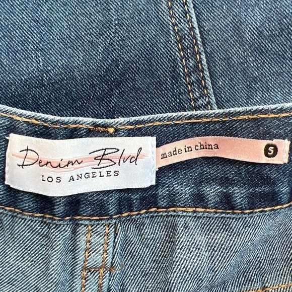 Denim Blvd High Waisted Mom Jeans With Snap Cuffs - Picture 5 of 6